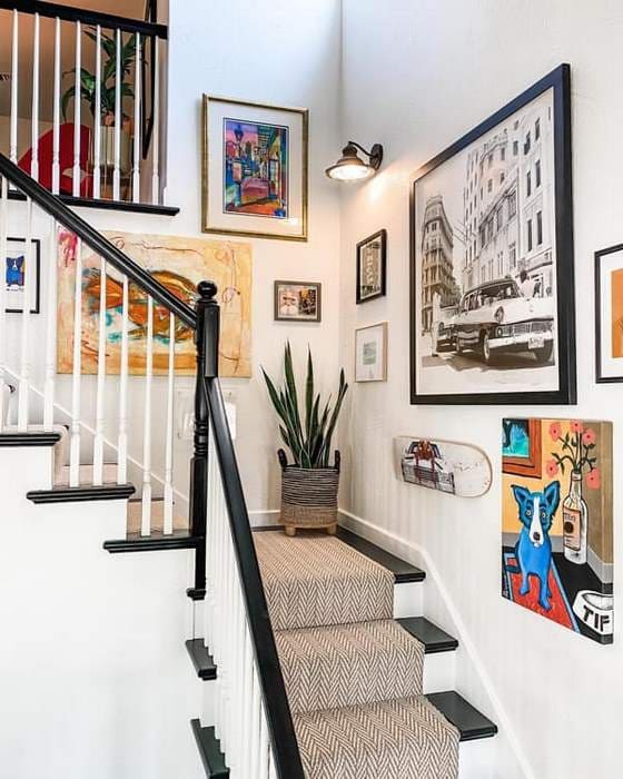 meo-trang-tri-vach-tuong-cau-thang-5